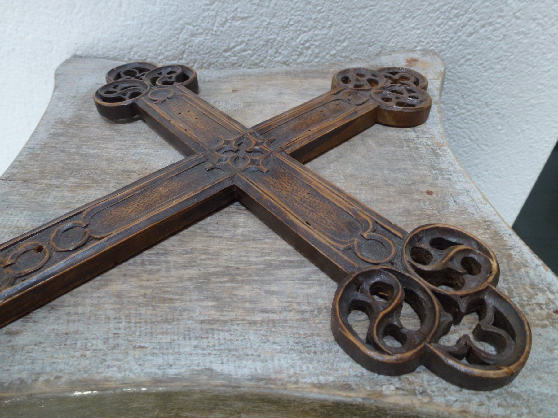 Sculptures & Statues: Antikes Gotik Kreuz – D'occasion à Esslingen par eintagammeer 1