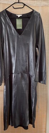 Robe grise foncée