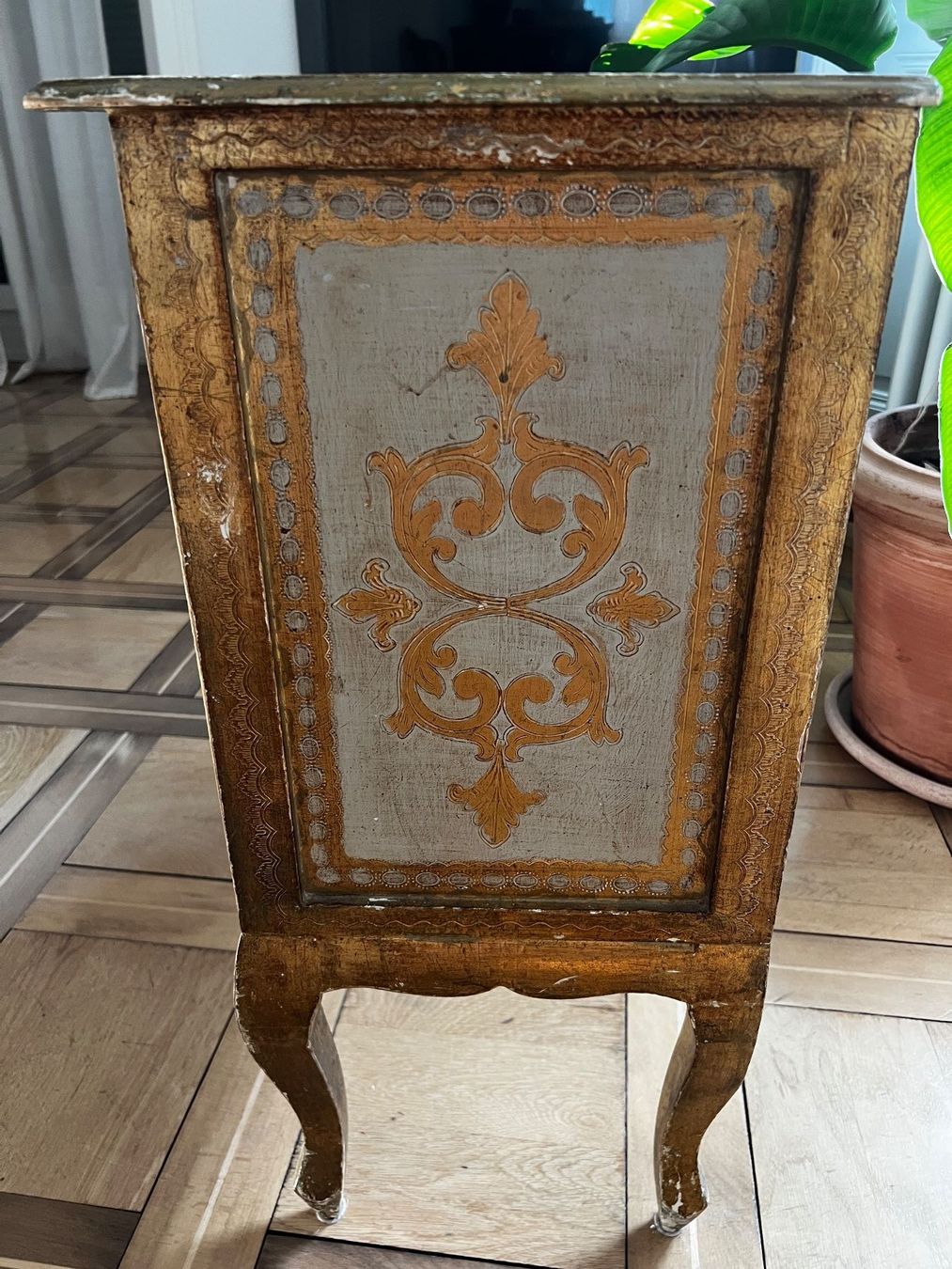 Tables de nuit: Venezianischer Nachttisch Gold / Grau – D'occasion à Zürich par Allys-Closet 3