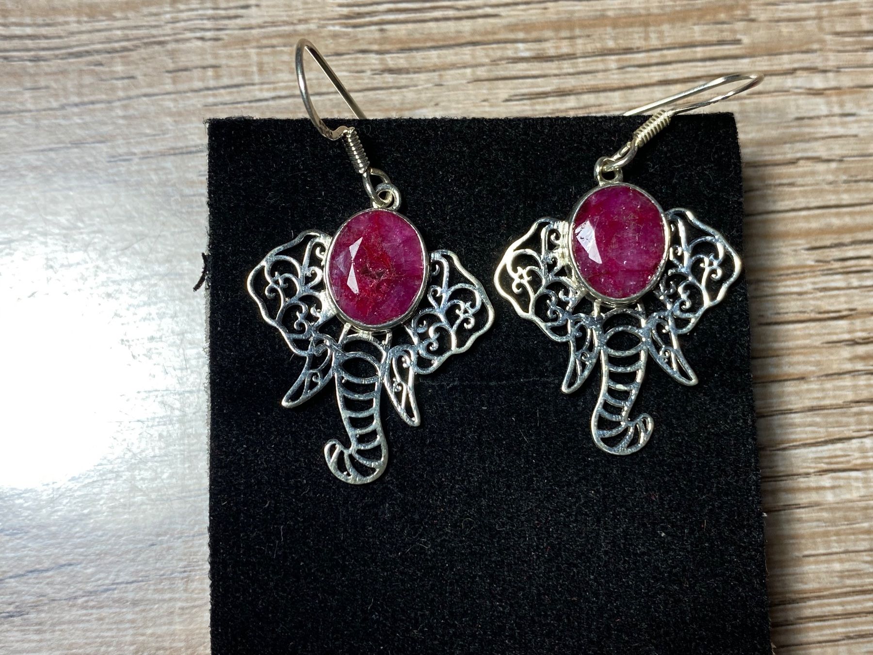 Orecchini pendenti & Orecchini a lobo: Boho Elefant Ohrringe 925 Silber mit natürlichem Rubin – Nuovo e nell'imballaggio originale da Laax venduto da Kiki_Kingdom3 2