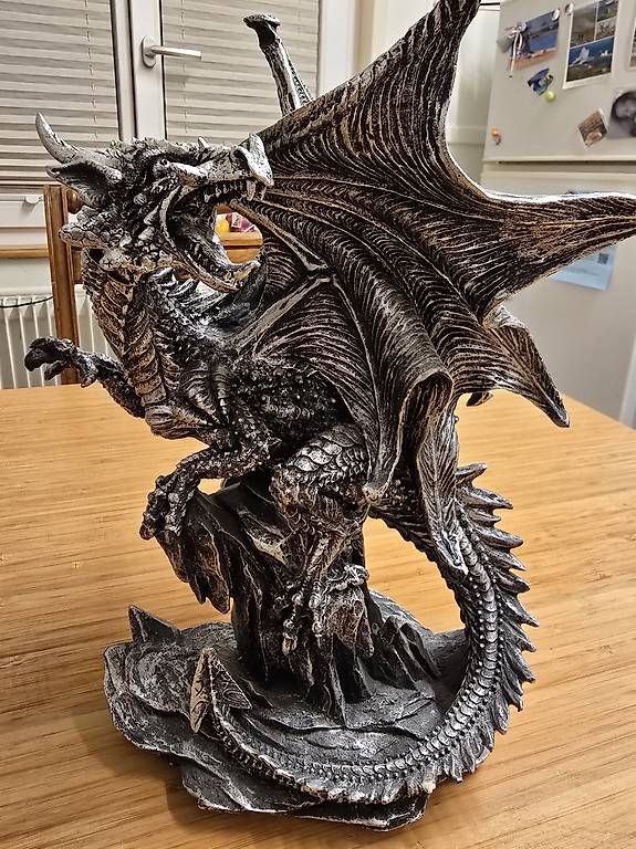 Statuette: Silberner Drache – Usato da Münchenstein venduto da dav_66gf 1