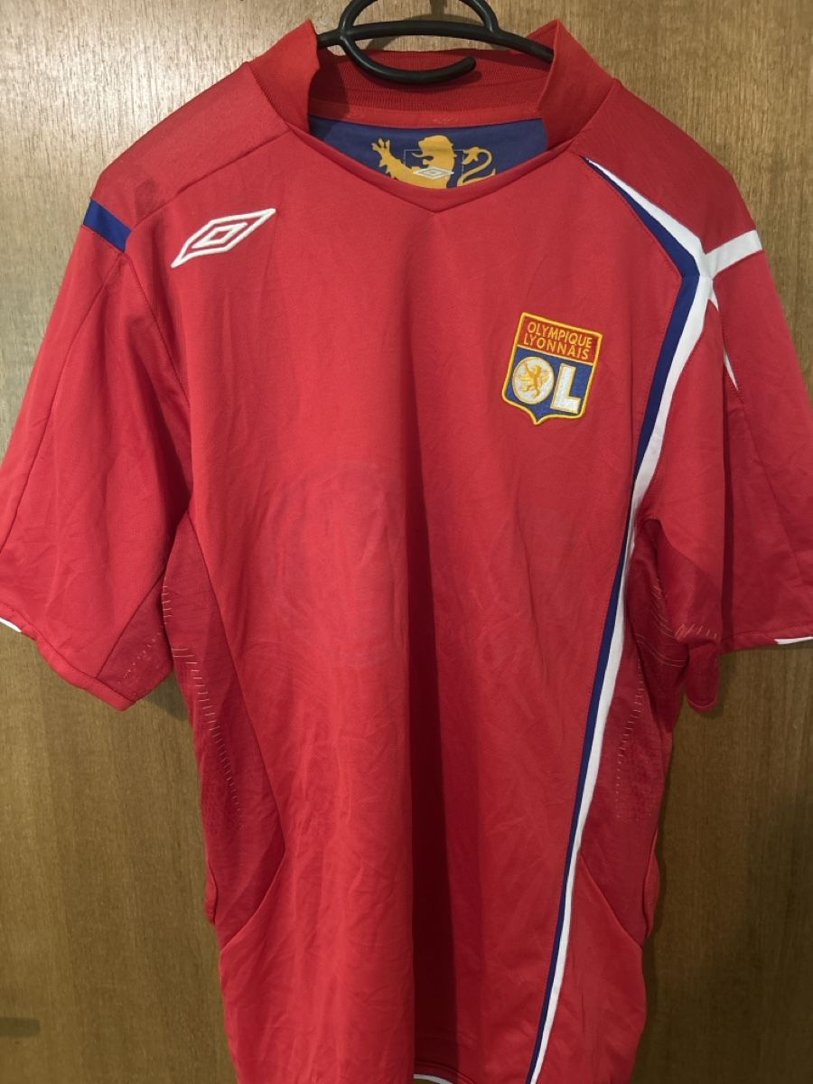 Umbro Maillots de corps & Pantalons: Fussball Trikot (OL) Lyon – D'occasion à Ittigen par Jersey-plug