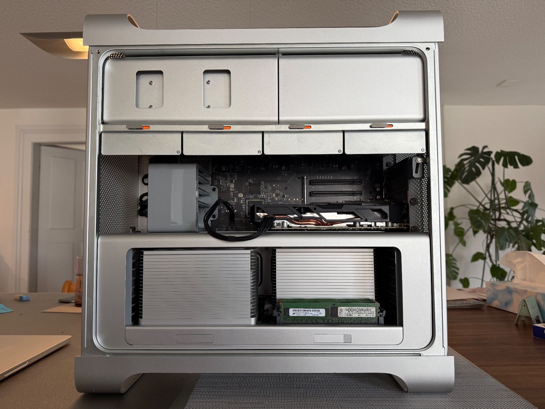 Apple PC: MacPro5,1 | macOS 15.7.7 Sequoia | 64GB | 1TB NVME SSD – Usato da Hindelbank venduto da Buli3 1