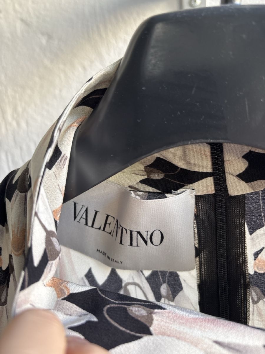 Valentino Vestiti: Wunderschönes Kleid von Valentino – Usato da Bern venduto da agata89 2