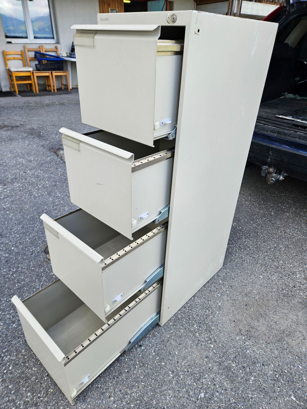 Scaffali: Meuble de rangement/bureau avec clé – Usato da Haute-Nendaz venduto da Bart84 1