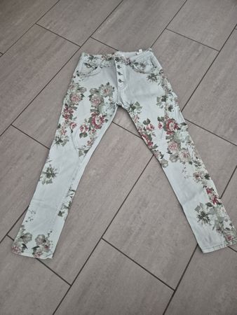Jeans Damen Gr. 38 –Heller Denim mit Blumenmuster