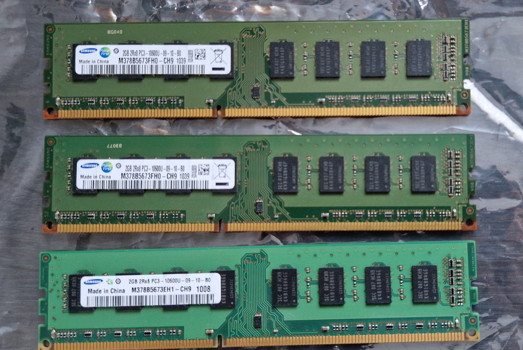 Memory / RAM: RAM DDR3-2GB-1333MHZ – Gebraucht aus Villaz-st-Pierre von BIstroide
