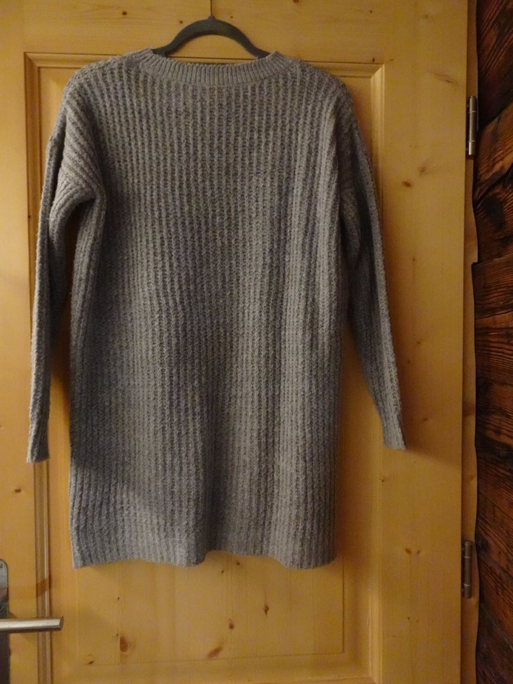Kleider: Graues, schlichtes Strickkleid von LTB Gr. S - 260341 – Gebraucht aus Küssnacht am Rigi von Good4Deckeli 2
