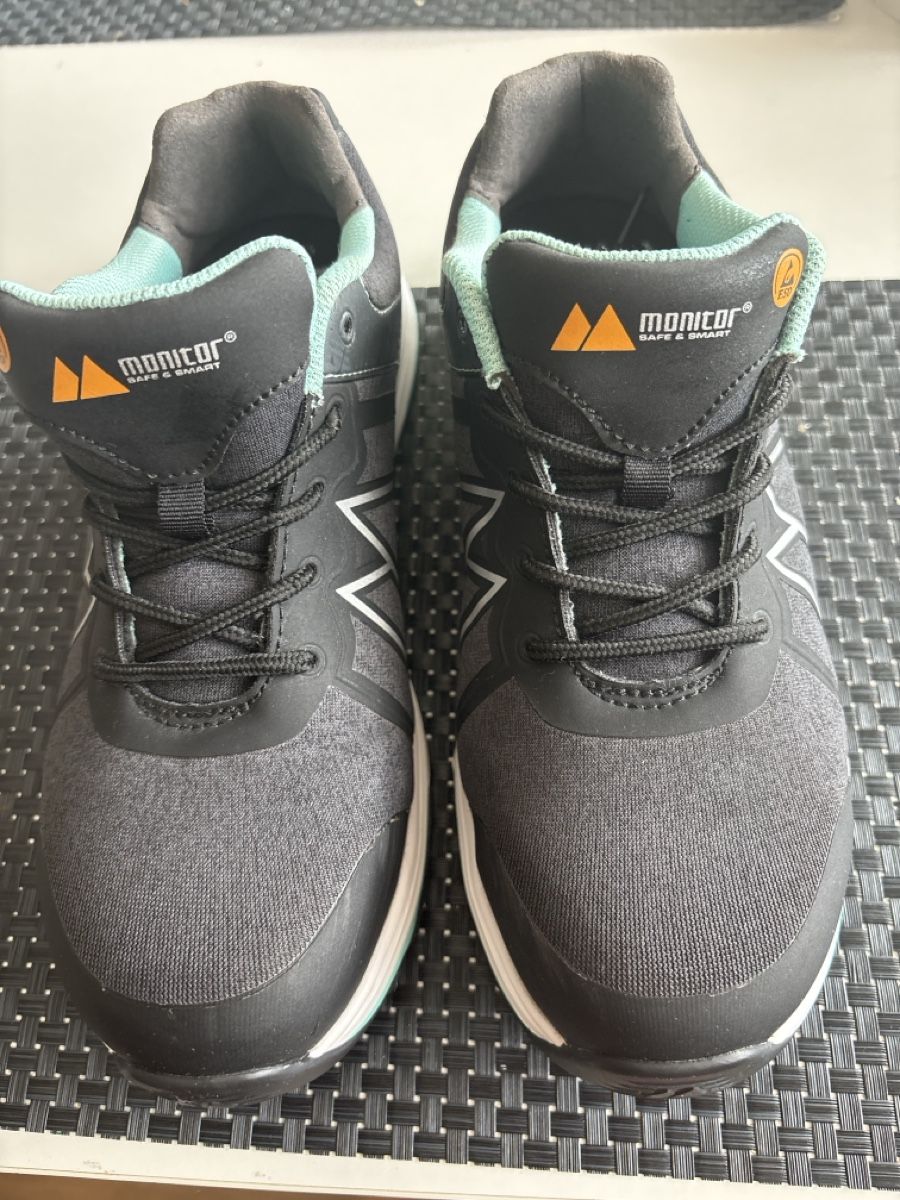 Chaussures femmes: Monitor Sicherheitsschuhe – Grösse 40 – D'occasion à Ehrendingen par Katy28