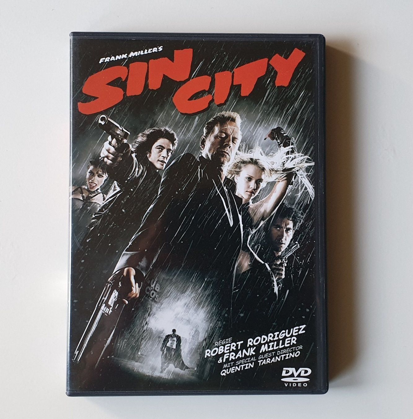 Tutti i DVDs: DVD Sin City – Usato da Spiez venduto da Spacelightning