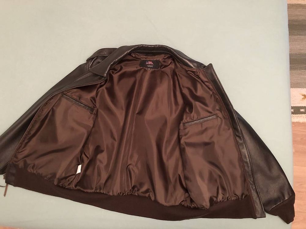 Veste en cuirs (Gebraucht) in Eclépens für CHF 200 – nur Abholung