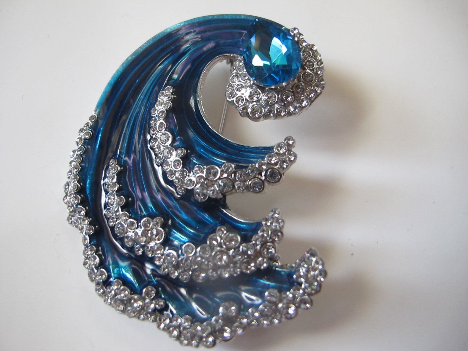 Broschen & Nadeln: wunderschöne Brosche in Form einer Welle ca. 6 cm – Neu (gemäss Beschreibung) aus Löhningen von Chimae67 3
