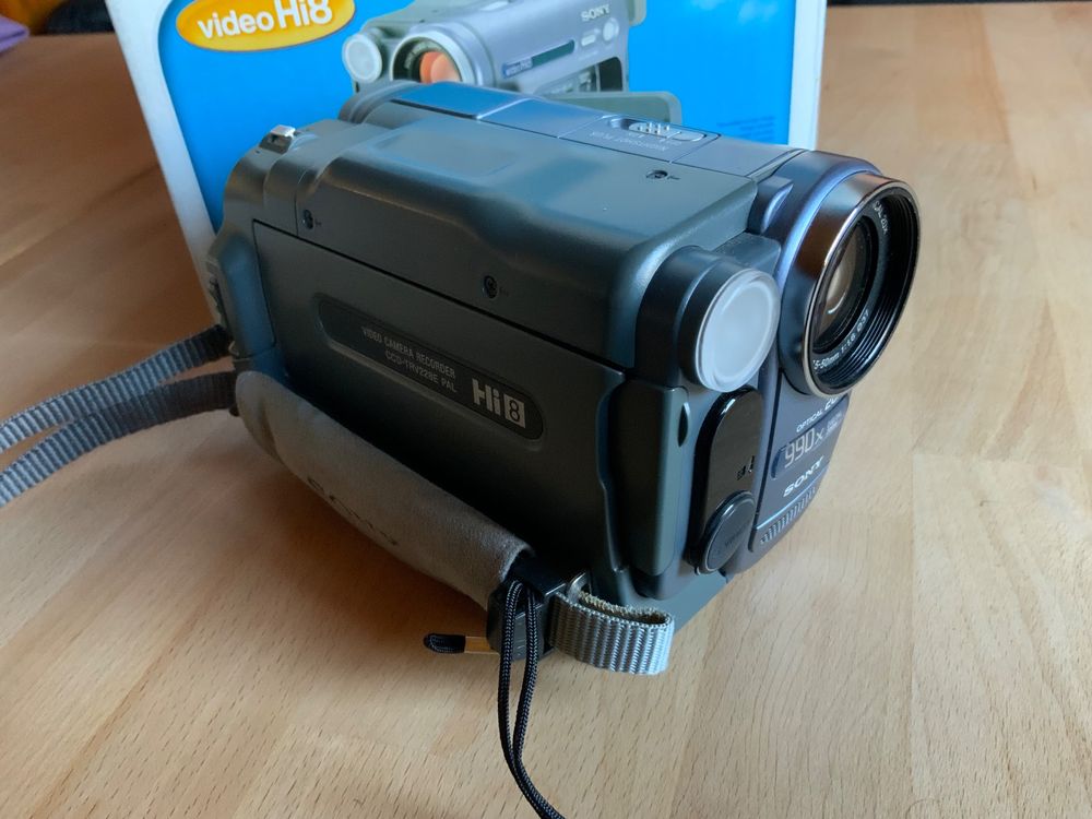 Sony Hi8 Camcorder TRV 228E mit Tasche und im OVP Kaufen auf Ricardo
