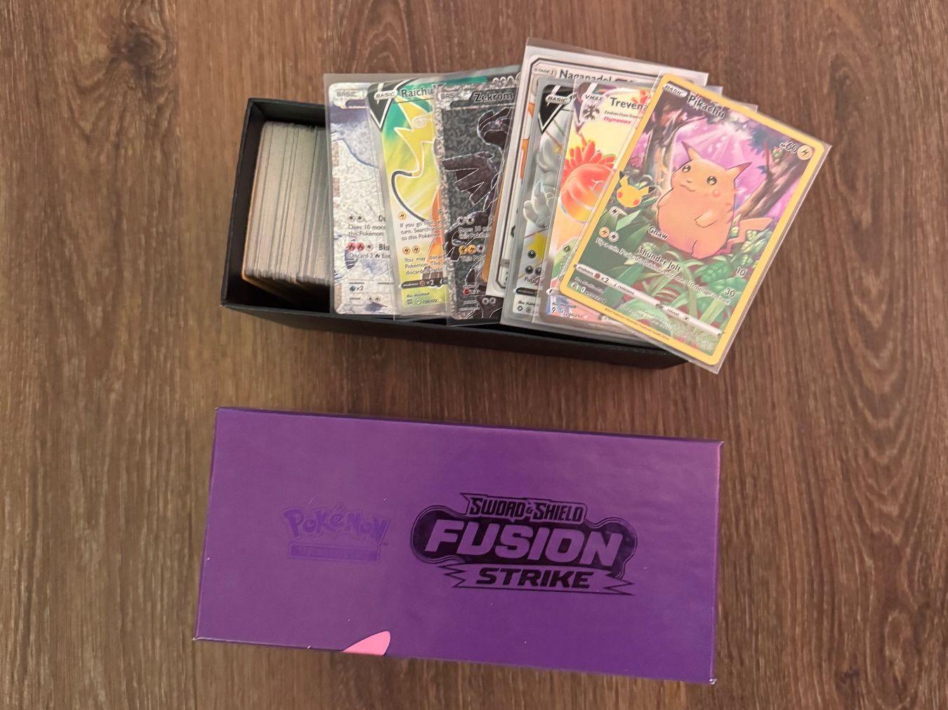 Pokémon Carte collezionabili: Pokemon Karten Box - Ungefähr 300 Karten – Nuovo (secondo la descrizione) da Winterthur venduto da hershanking