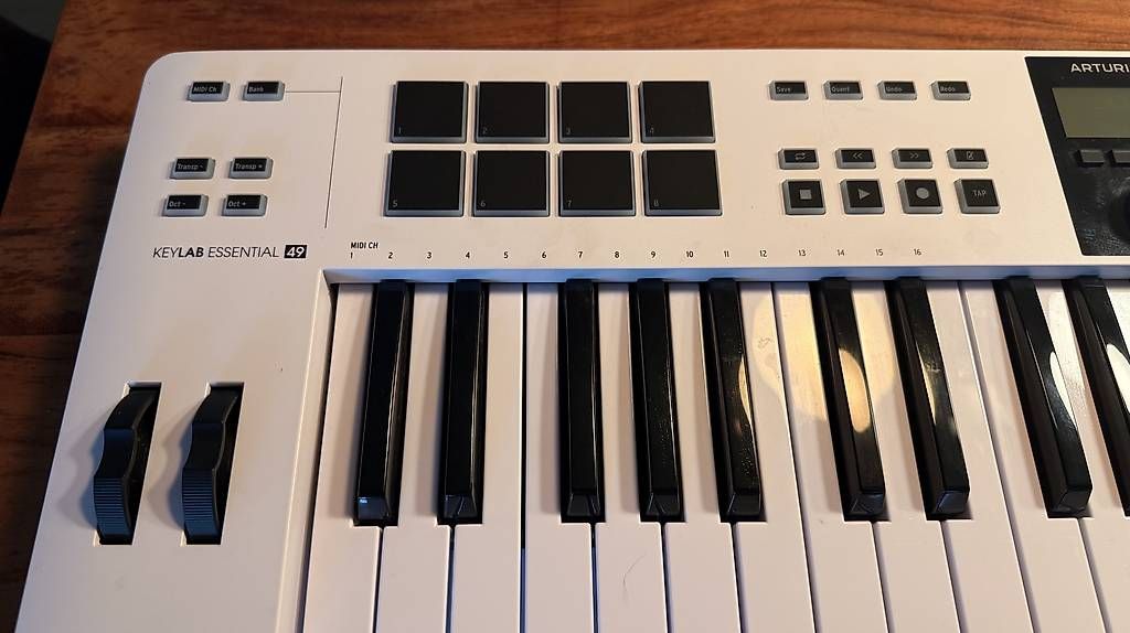 Strumenti musicali: MIDI Player Arturia Keylab Essential 49 neuwertig – Usato da Buchrain venduto da chefsskills 1