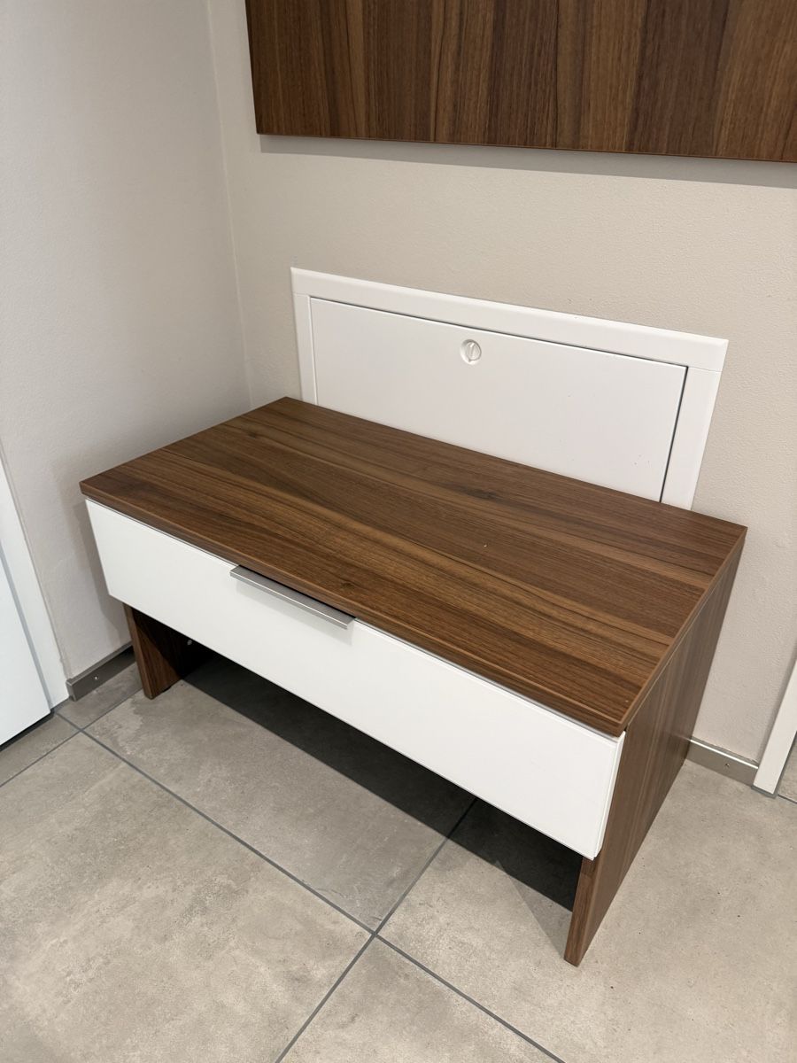 Livique Garderobe: Verkaufe Garderobe  – Gebraucht aus Märstetten von Lehnik 2