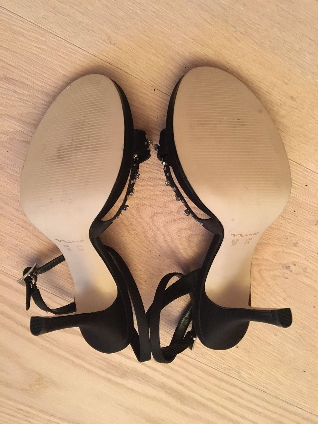 Scarpe da donna: Neuwertige schwarze Pumps Grösse 35 – Usato da Winkel venduto da Flyhy2020 3