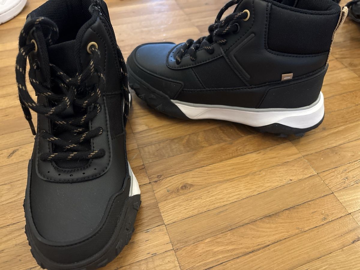 Zara Scarpe per ragazzi: Zara Wanderschuhe, Grösse 32 – Nuovo (secondo la descrizione) da Buchs ZH venduto da els_mgj9