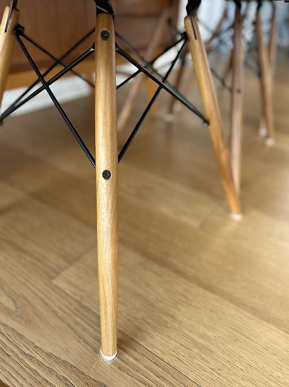 Herman Miller Sedie: Vintage DSW Stühle, Charles & Ray Eames, Herman Miller – Usato da Wabern venduto da sinibini 2