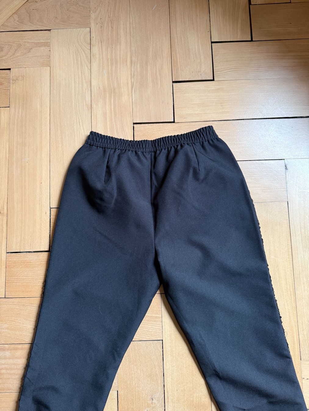 Pantaloni: Hose schwarz mit Pailletten M – Usato da Zürich venduto da Diazaio 2
