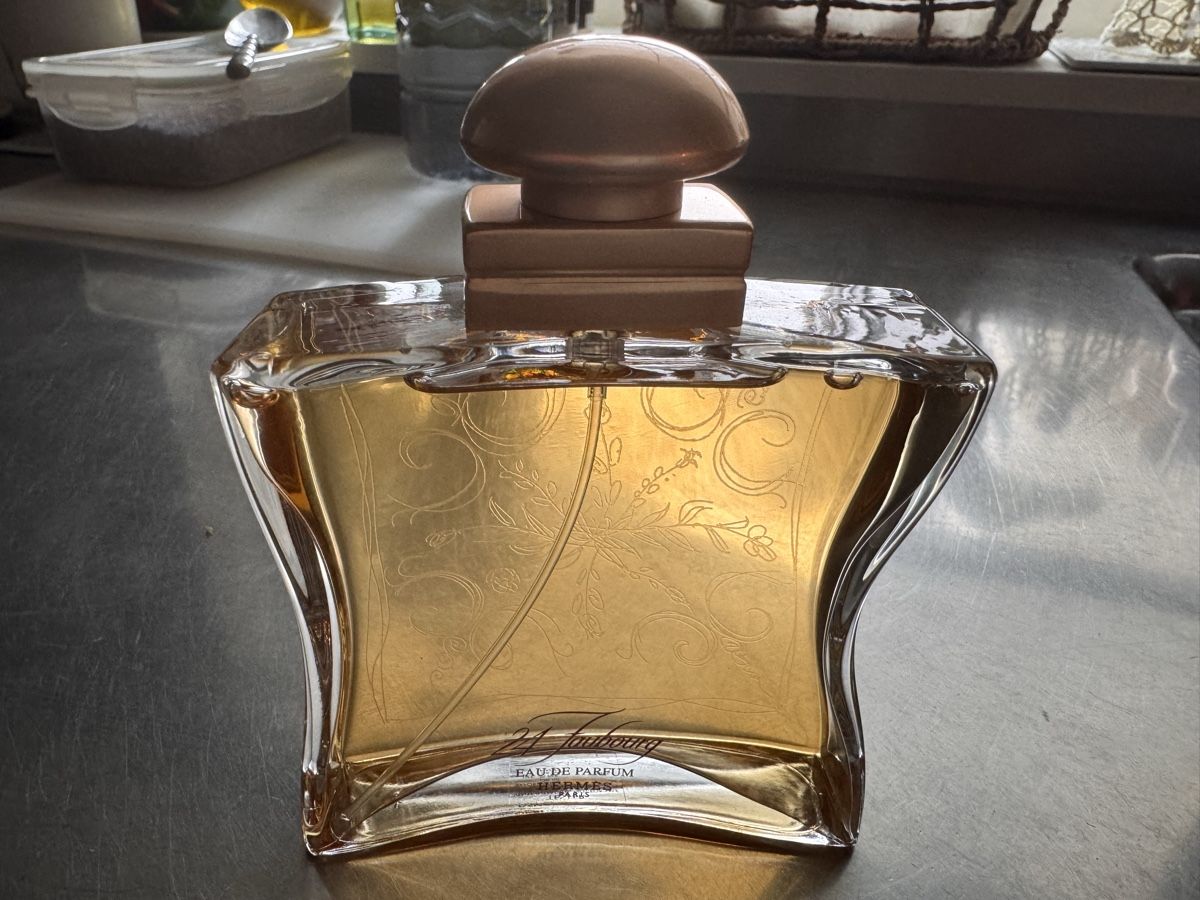 Hermès Profumi & Eau de Toilette: HERMÈS 24 Faubourg Eau de Parfum Eau de Parfum – Nuovo (secondo la descrizione) da Zürich venduto da NNK28