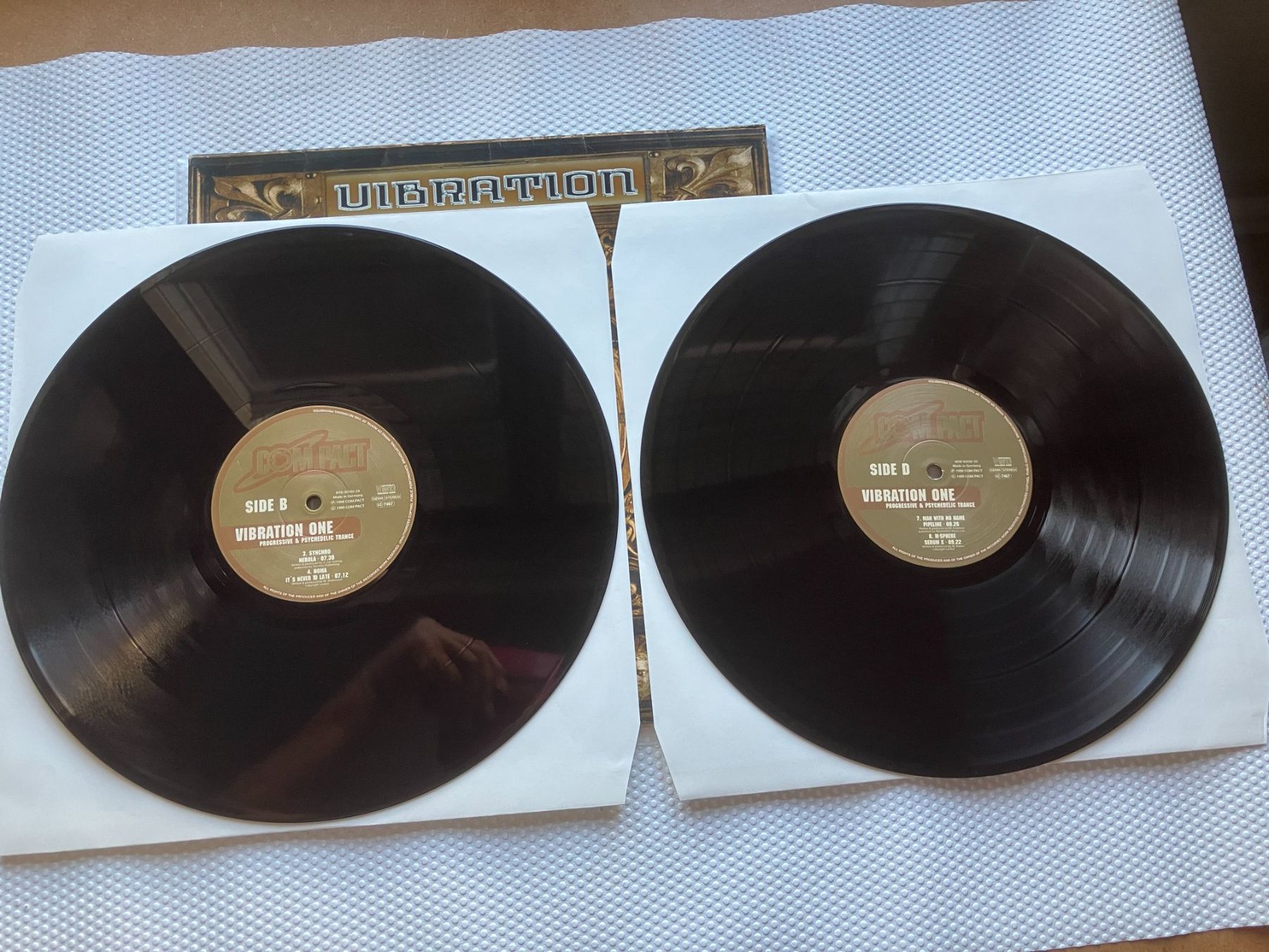 Schallplatten: Vibration One – Gebraucht aus Aarwangen von Jukebox3 6