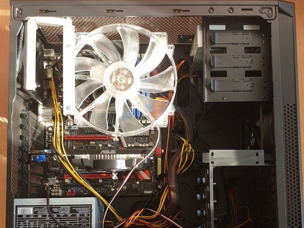 Asus PCs: Gaming-PC – Defekt aus Luzern von val_9ngc