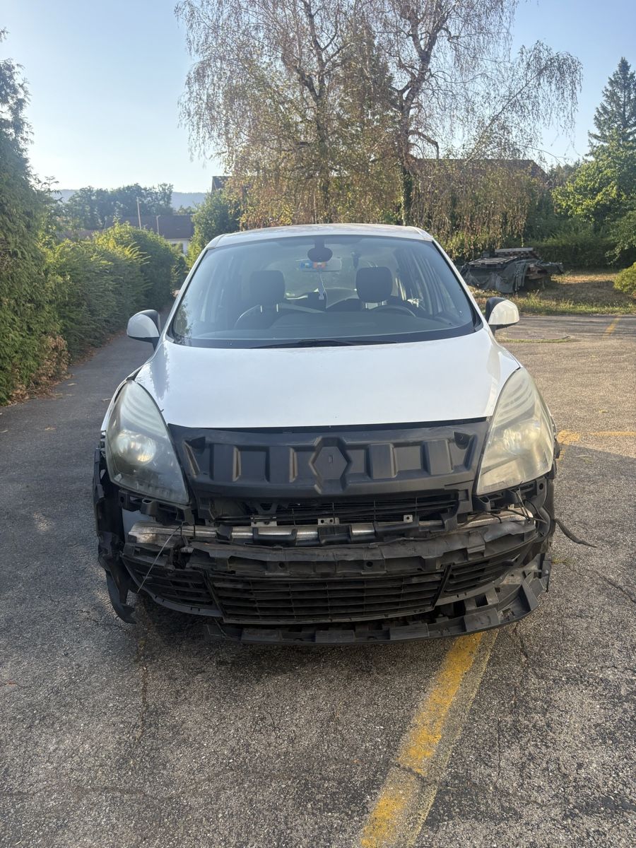 Renault Automobili: Renault Scenic 1.9 DCI – Difettoso da Gals venduto da aya_p7pd 1
