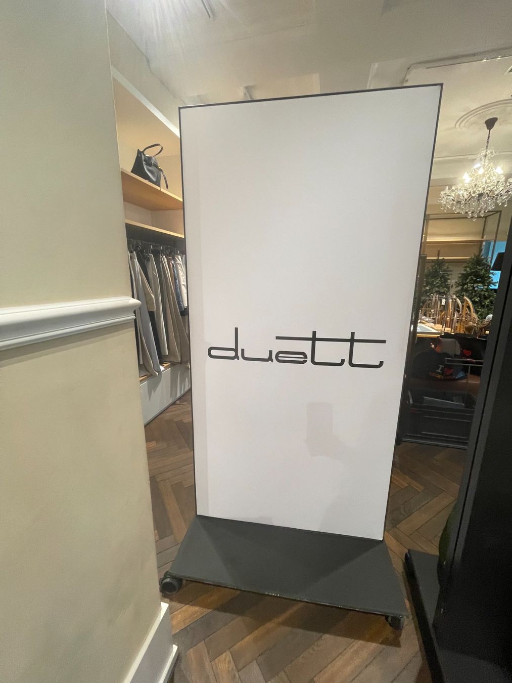 Allestimento di negozi e stand fieristici: Ständer/Logo – Nuovo (secondo la descrizione) da Winterthur venduto da Zymonick1984 2
