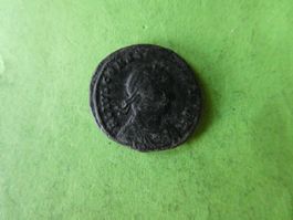 uralte Bronzemünze    19 mm     2.30 g