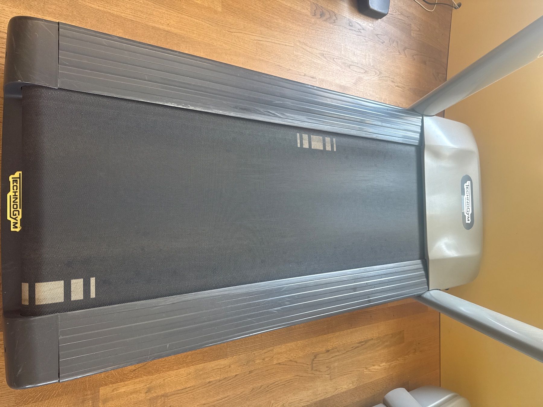 Technogym Vélos d'appartement: Technogym Run Now 700 - Laufband - 800VB – D'occasion à Mettmenstetten par Nils_Gut_GZG 2