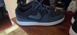 Baskets Nike bleues taille 42 état neuf