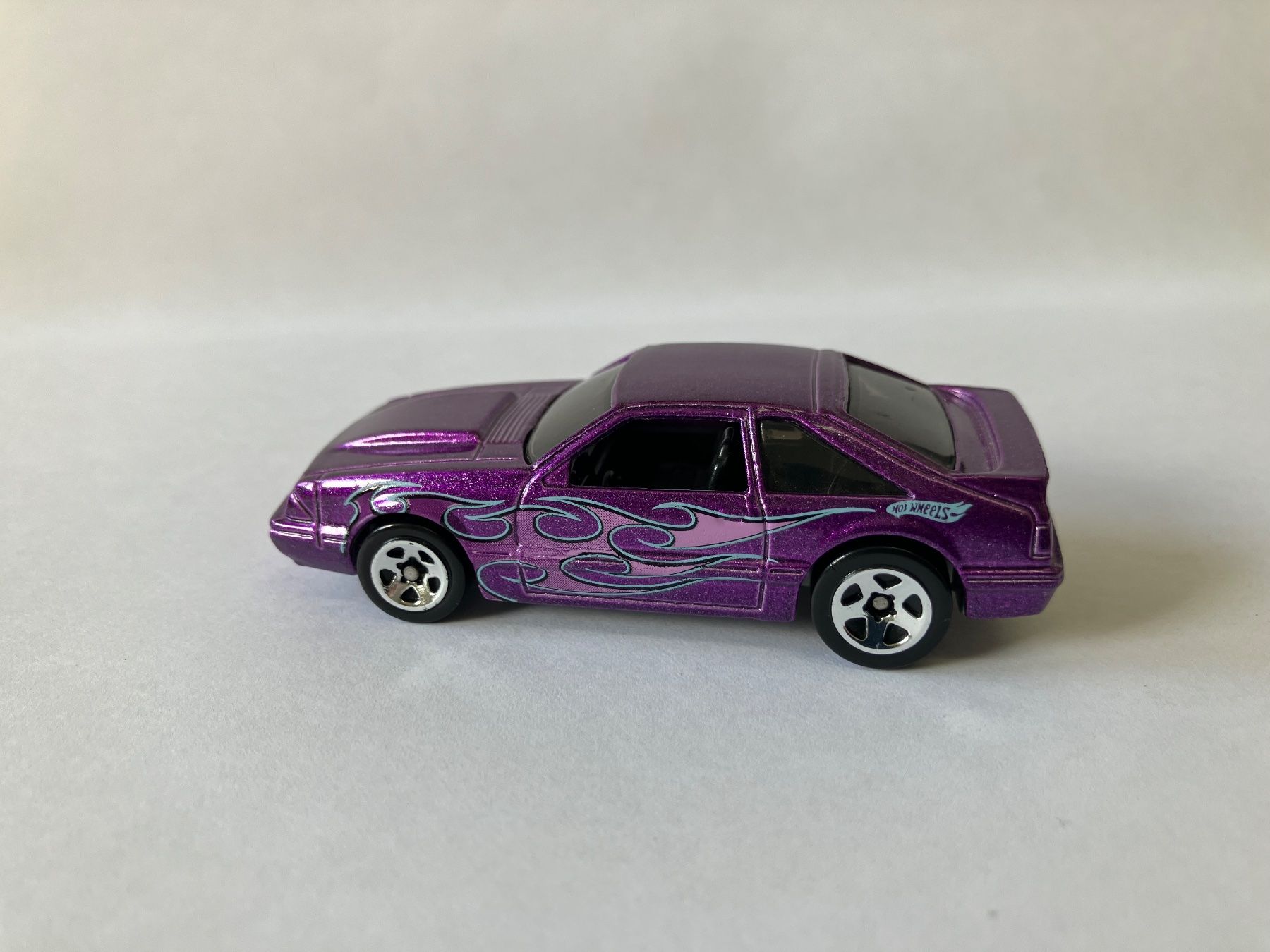 Hot Wheels Modellini d'auto: Hot Wheels ’92 Ford Mustang – Nuovo (secondo la descrizione) da Zürich venduto da tiisen07 3