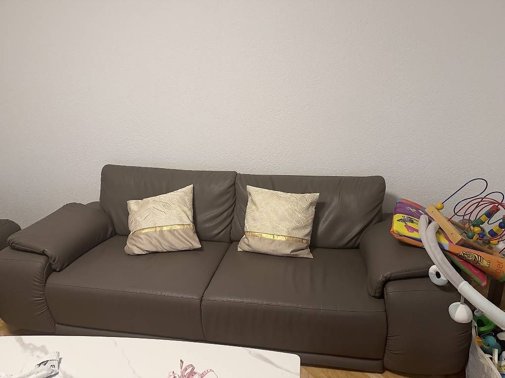 Divani: Canapés de salon en cuir à vendre  – Usato da Delémont venduto da eng_lsm2 1