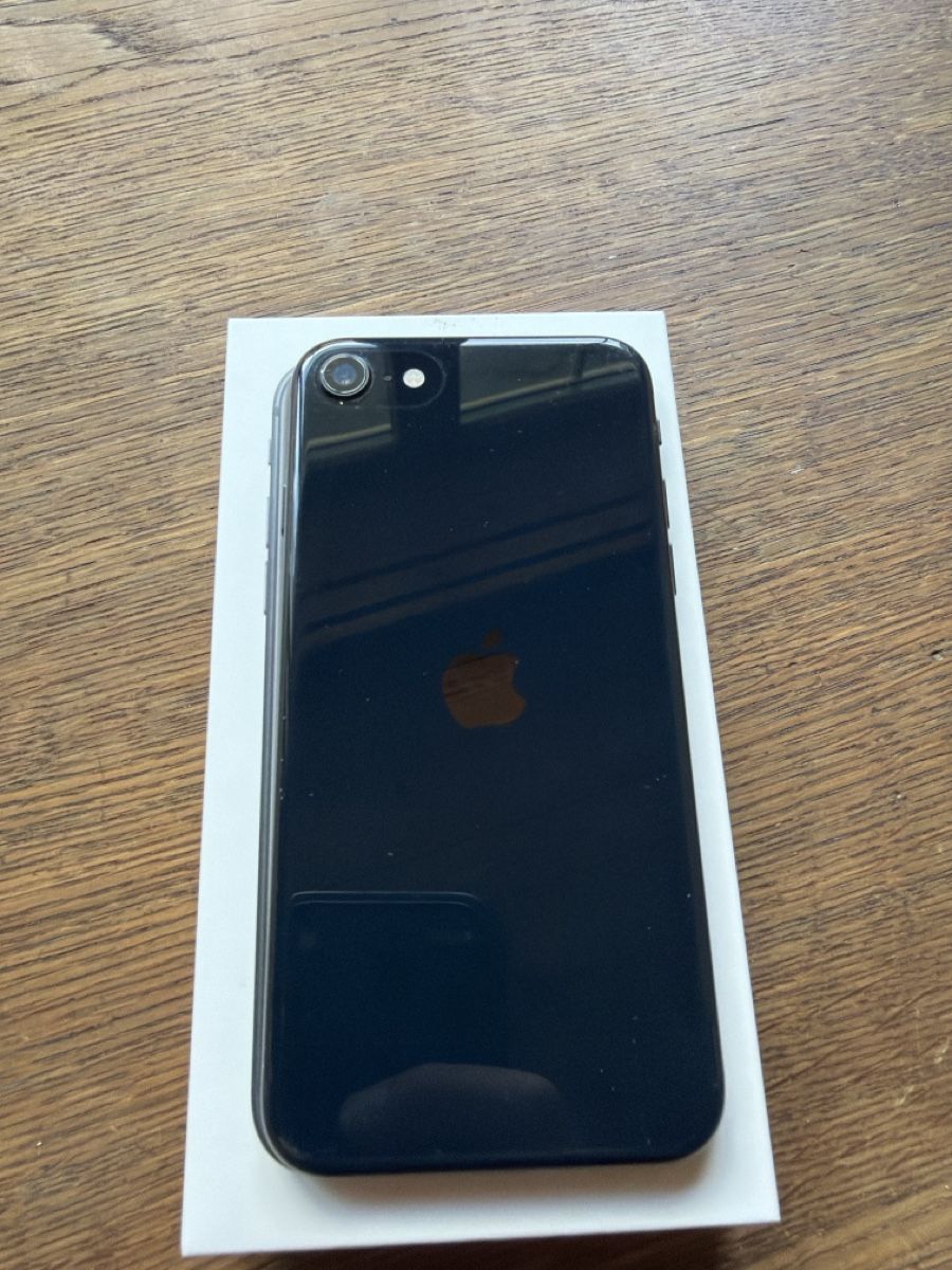 Apple Telefoni cellulari / Smartphones: Iphone SE (2022) – Usato da Zumikon venduto da robinhardi 1