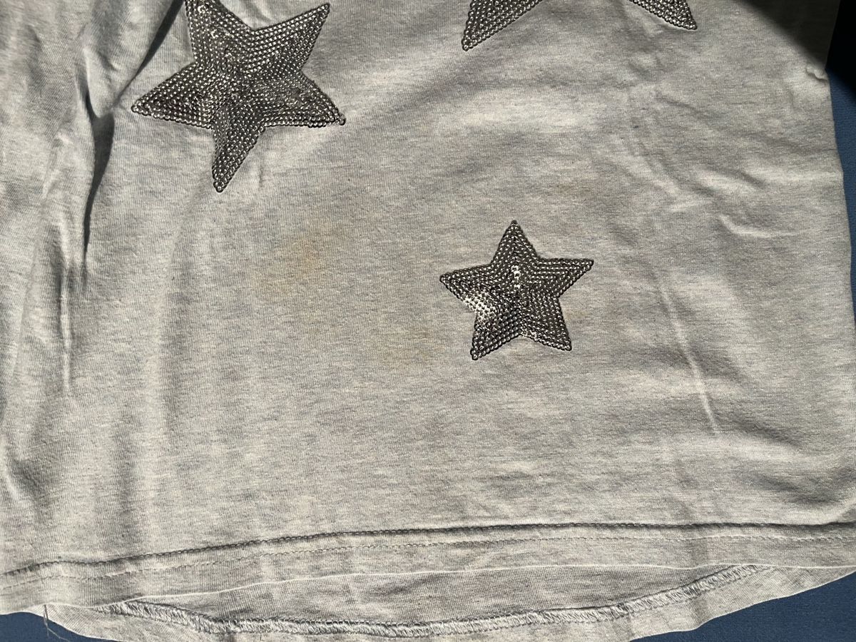 Kleiderpakete & -sets: 2er Set Mädchenshirt, Grösse 122 – Gebraucht aus Kirchberg BE von qualle01 1