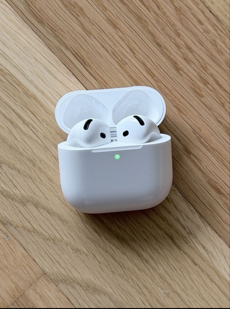 Apple Cuffie: Apple Airpods Gen. 4 – Usato da Lenzburg venduto da Pandino_58