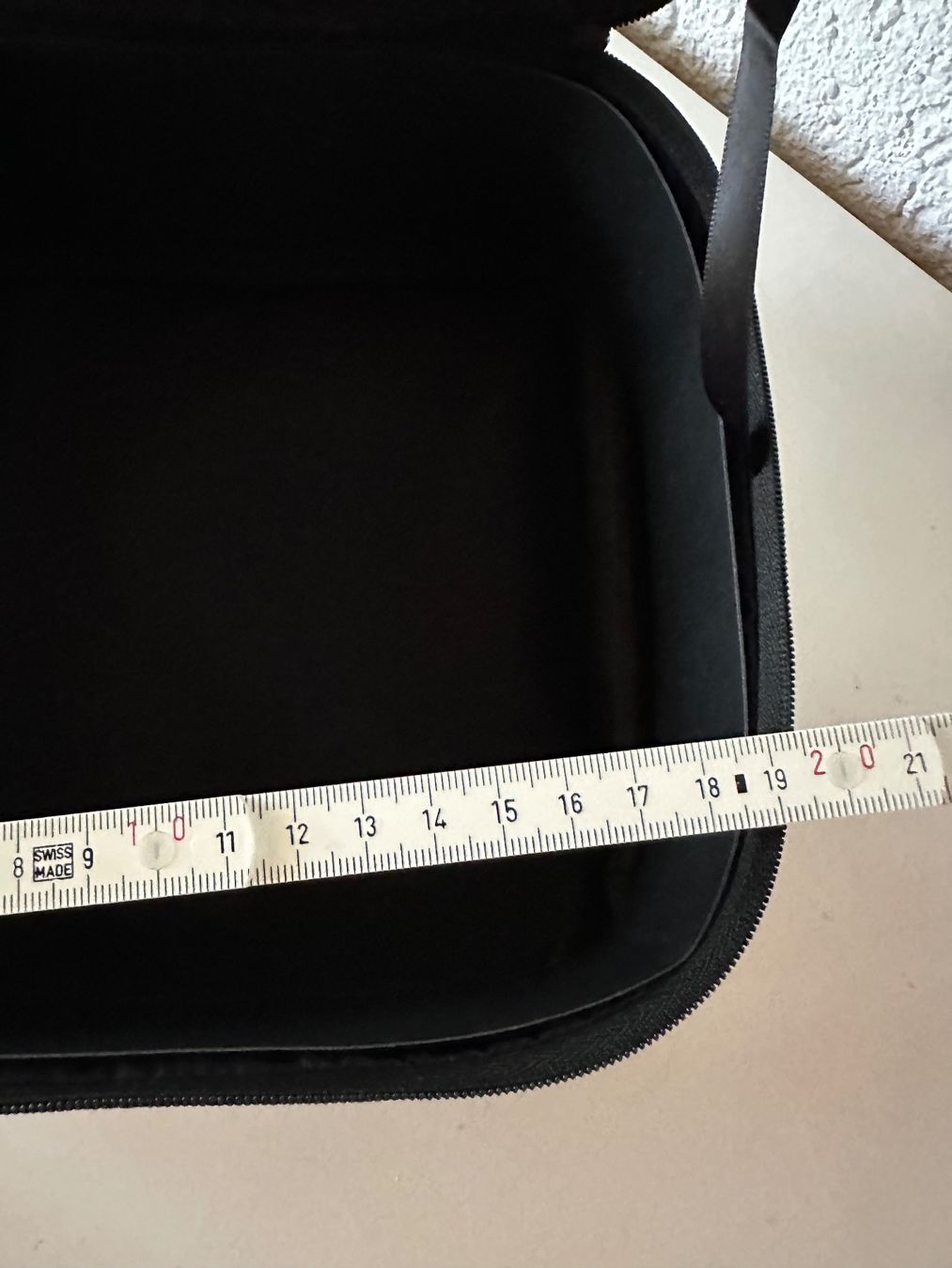 Chanel Kosmetikkoffer: Original Chanel Kosmetikkoffer, schwarz, neu – Neu (gemäss Beschreibung) aus Aarburg von flacon05 4