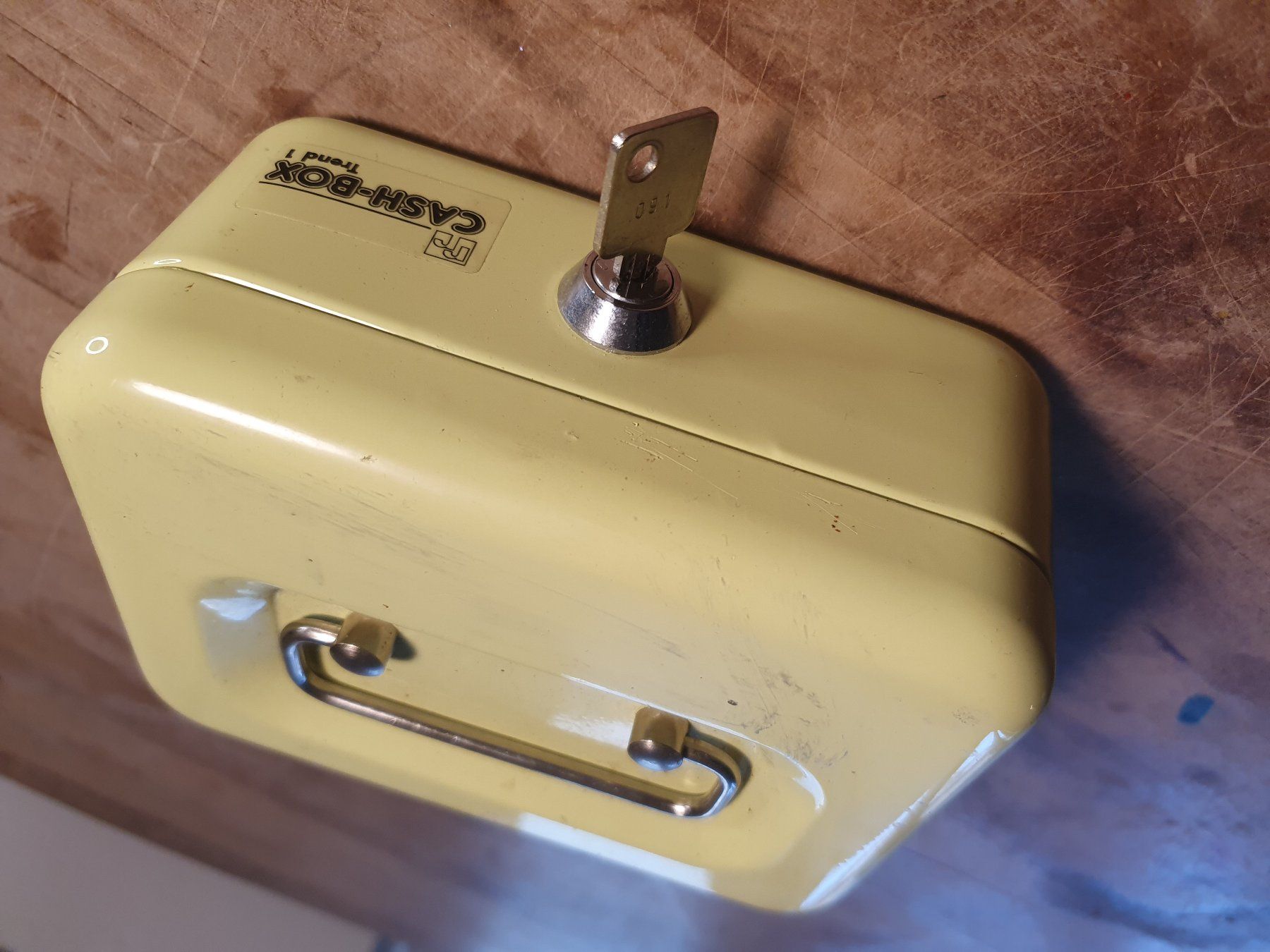 Kassen: Cash-Box abschliessbar – Gebraucht aus Zürich von loosebone