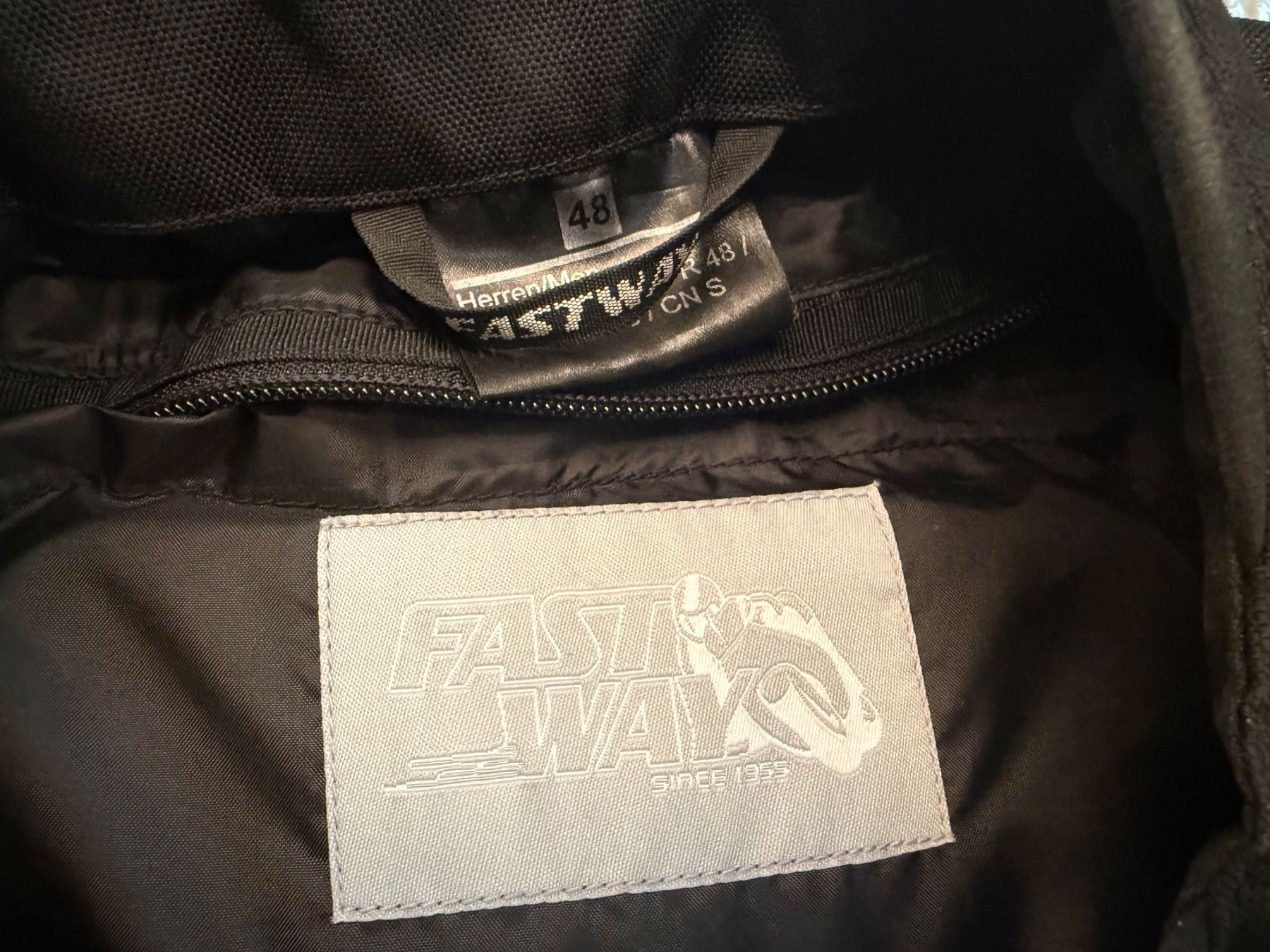 Jacken: Motorradjacke Gr. 48 praktisch neu – Gebraucht aus Männedorf von Patisa 3