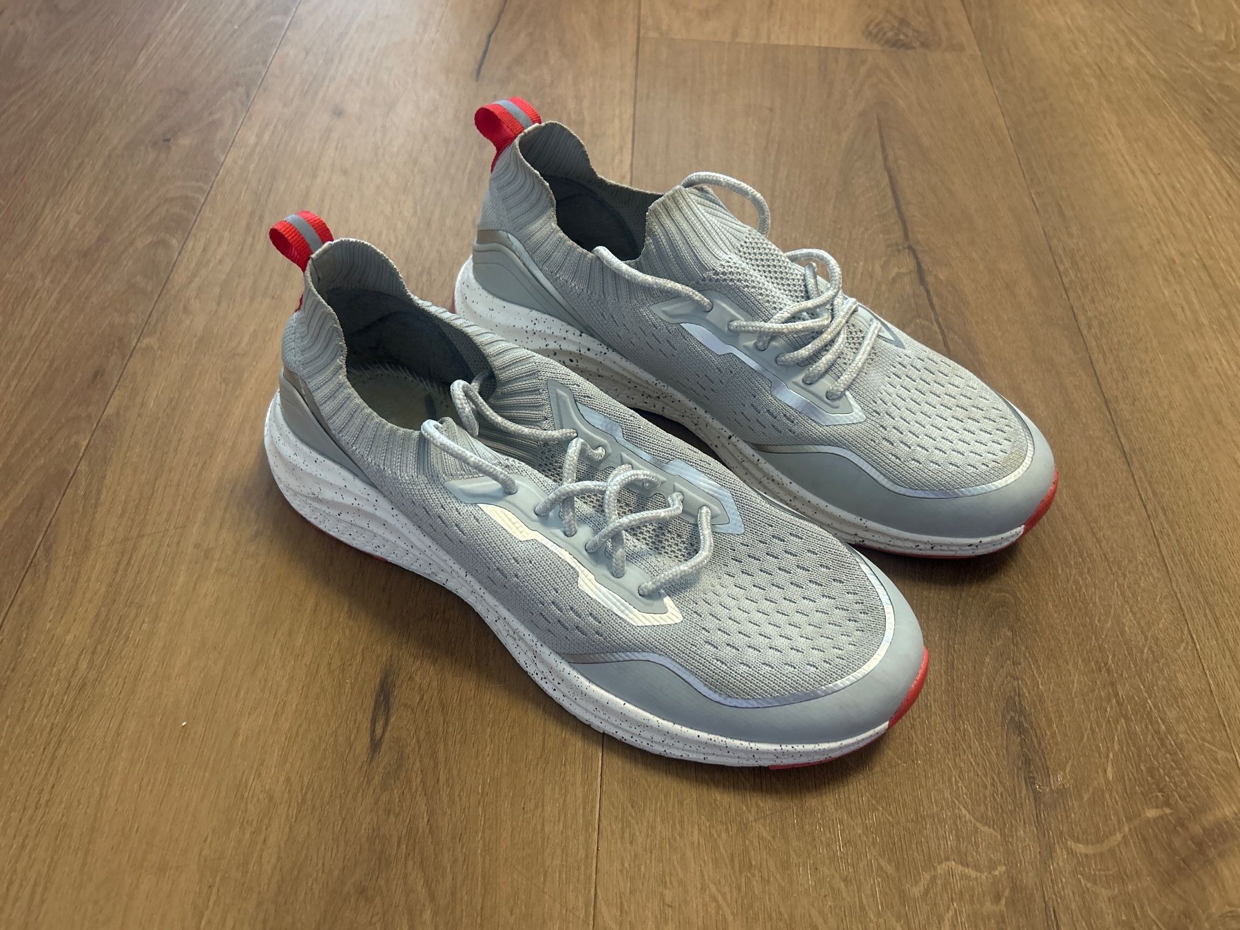 Scarpe da uomo: Sneakers Unisex Gr 40 neuwertig – Nuovo (secondo la descrizione) da Regensdorf venduto da Spyke55