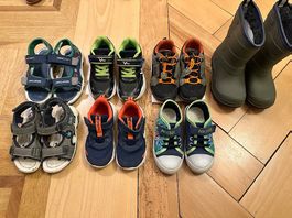 Schöne Schuhe für Jungs, paarweise erhältlich!
