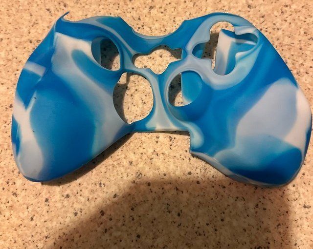 Custodie protettive: COVER FÜR XBOX 360 CONTROLLER – Nuovo (secondo la descrizione) da Nidau venduto da EXP40
