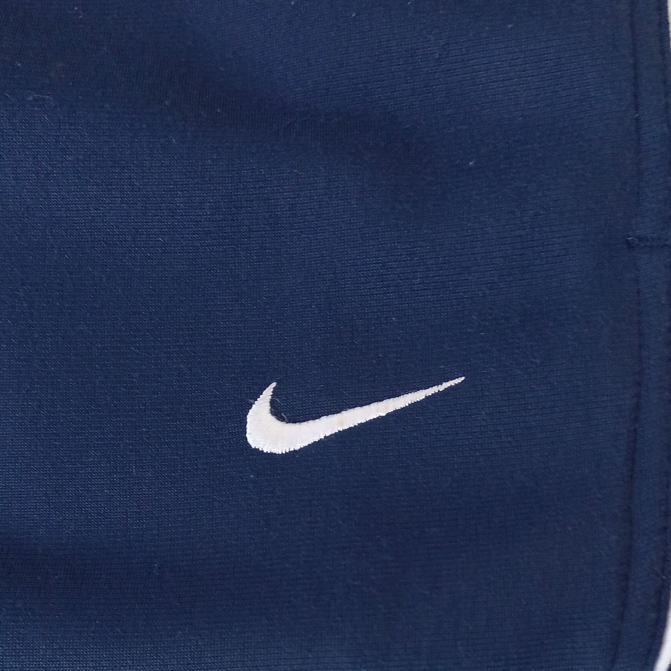 Nike Pantaloni: Vintage Nike Jogging (L) – Usato da Chamoson venduto da Sapoloshop 1