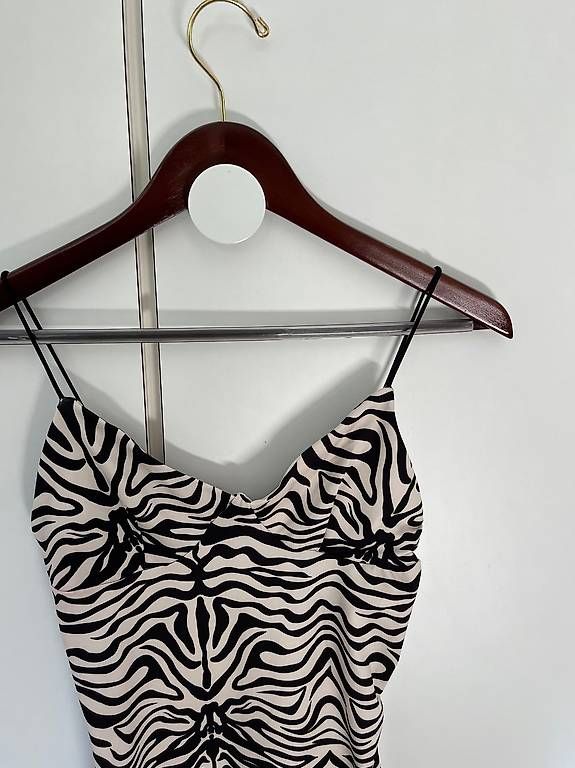 Vestiti: ZEBRA-MAXI-KLEID MIT TRÄGERN – Usato da Maur venduto da tab_z9rh 1