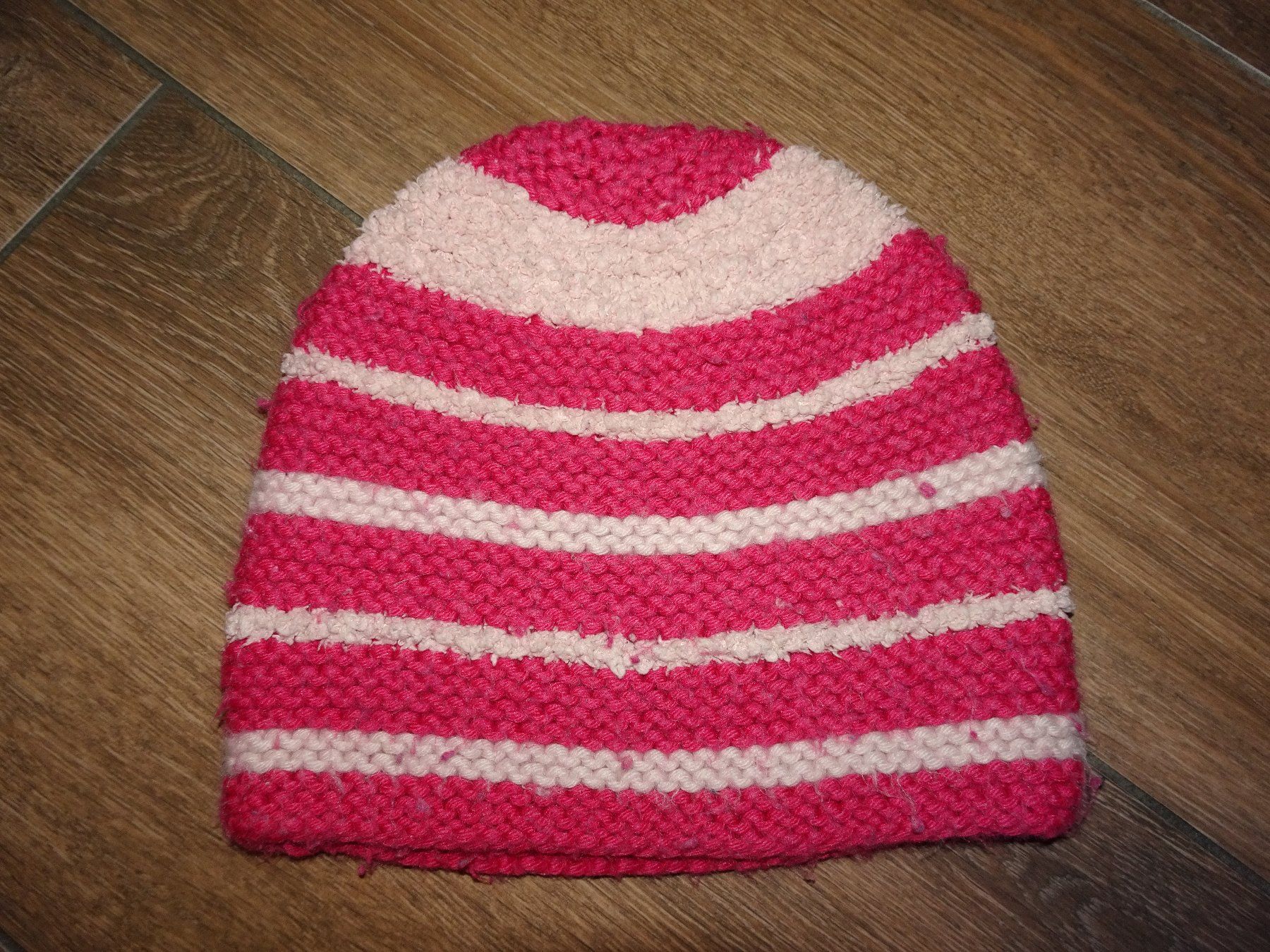 Altro abbigliamento per bambina: Bonnet d'hiver rayé rose et blanc – Usato da Satigny venduto da salvatore73