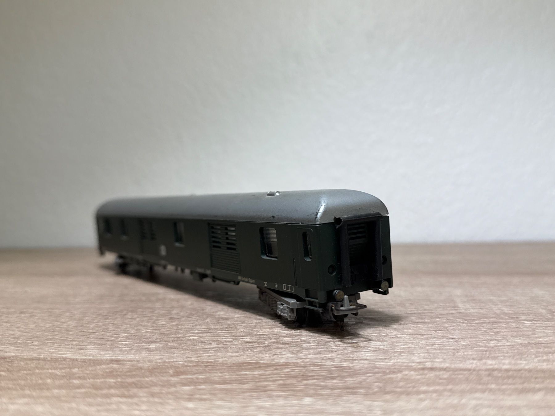 Lima Modellini di ferrovie: Lima Gepäckwagen DB(131) – Usato da St-Aubin-Sauges venduto da Lo_Go 3