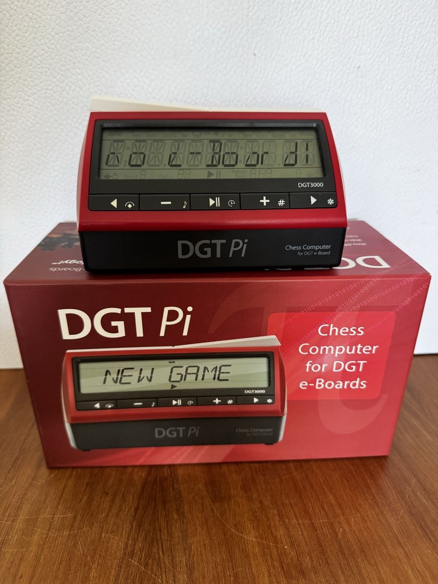 DGT Giochi: DGT Pi Schachcomputer für DGT e-Boards - NEUWERTIG  – Nuovo (secondo la descrizione) da Zürich venduto da Nobs1 2