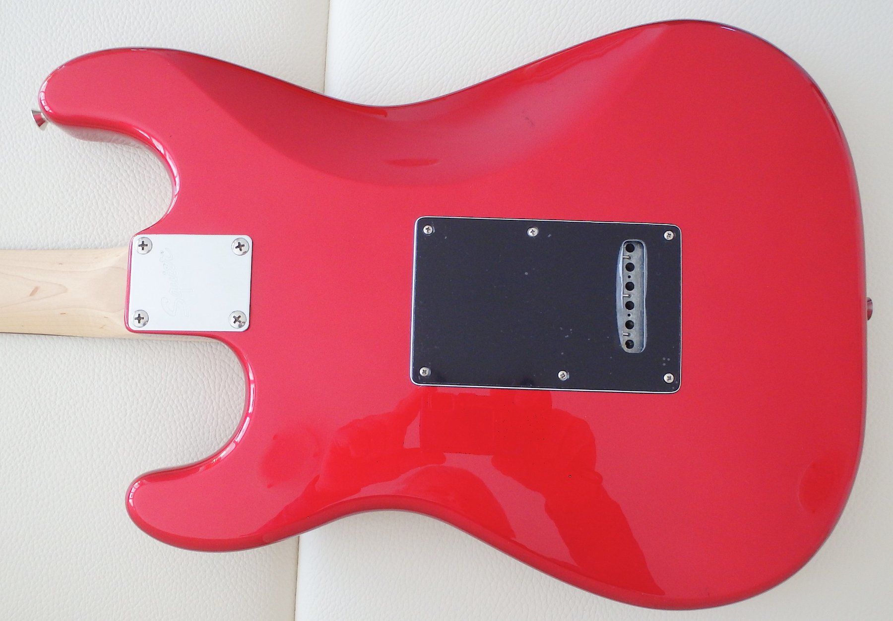Washburn Strumenti musicali: E-Gitarre SQUIER Stratocaster mit FENDER-Case – Usato da Wattwil venduto da webrawa 7