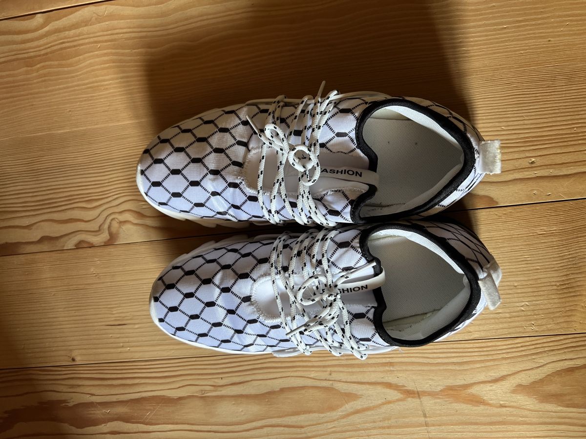 Scarpe da uomo: Turnschuh Gr.44 – Usato da Reigoldswil venduto da Gora5 2